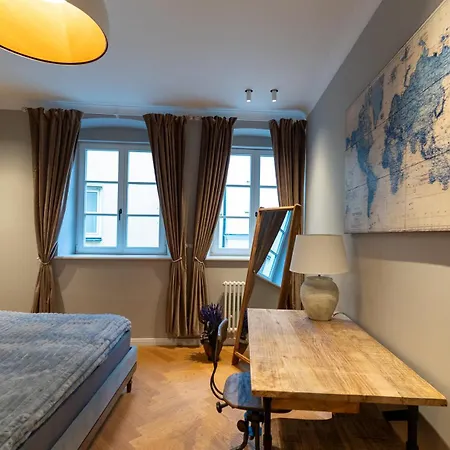 Wunderschoenes Altbaujuwel In Ruhiger Innenstadtlage Lejlighed Augsburg
